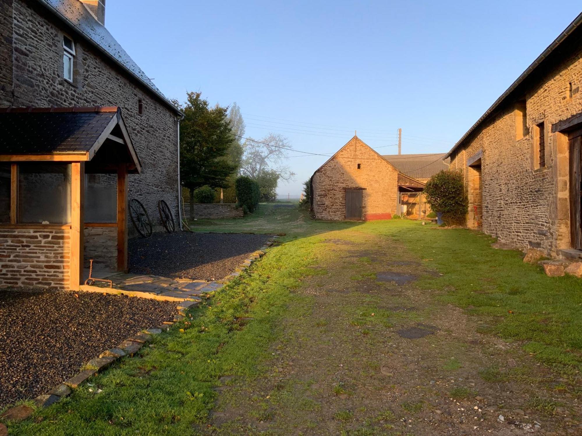 Welcoming And Peaceful Bed And Breakfast Fougerolles-du-Plessis Kültér fotó